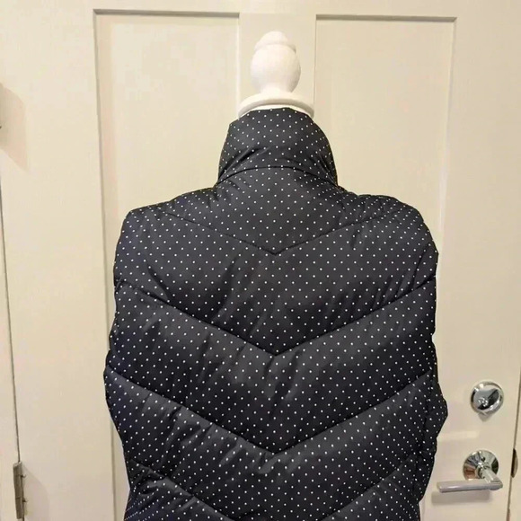 Gap Navy with White Polkadot Puffer Vest, Size M - Picture 5 of 7